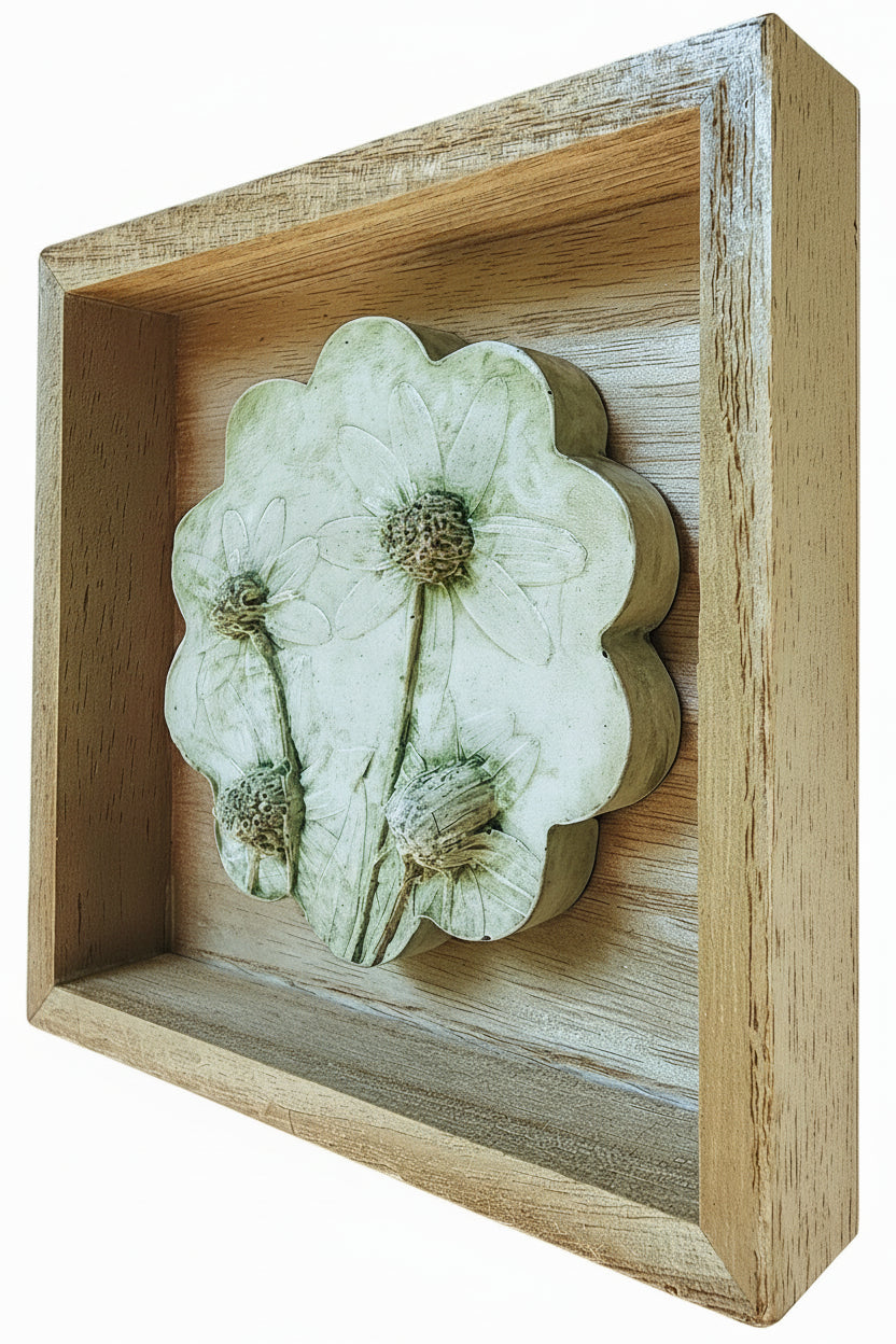 Bas-relief botanique en plâtre