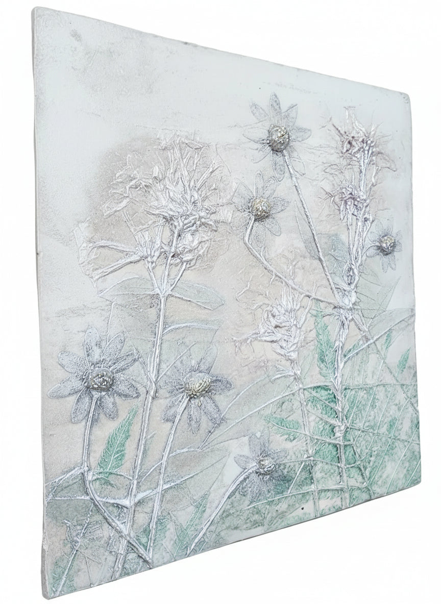 Bientôt disponible ! Œuvre d'art en bas-relief botanique en plâtre