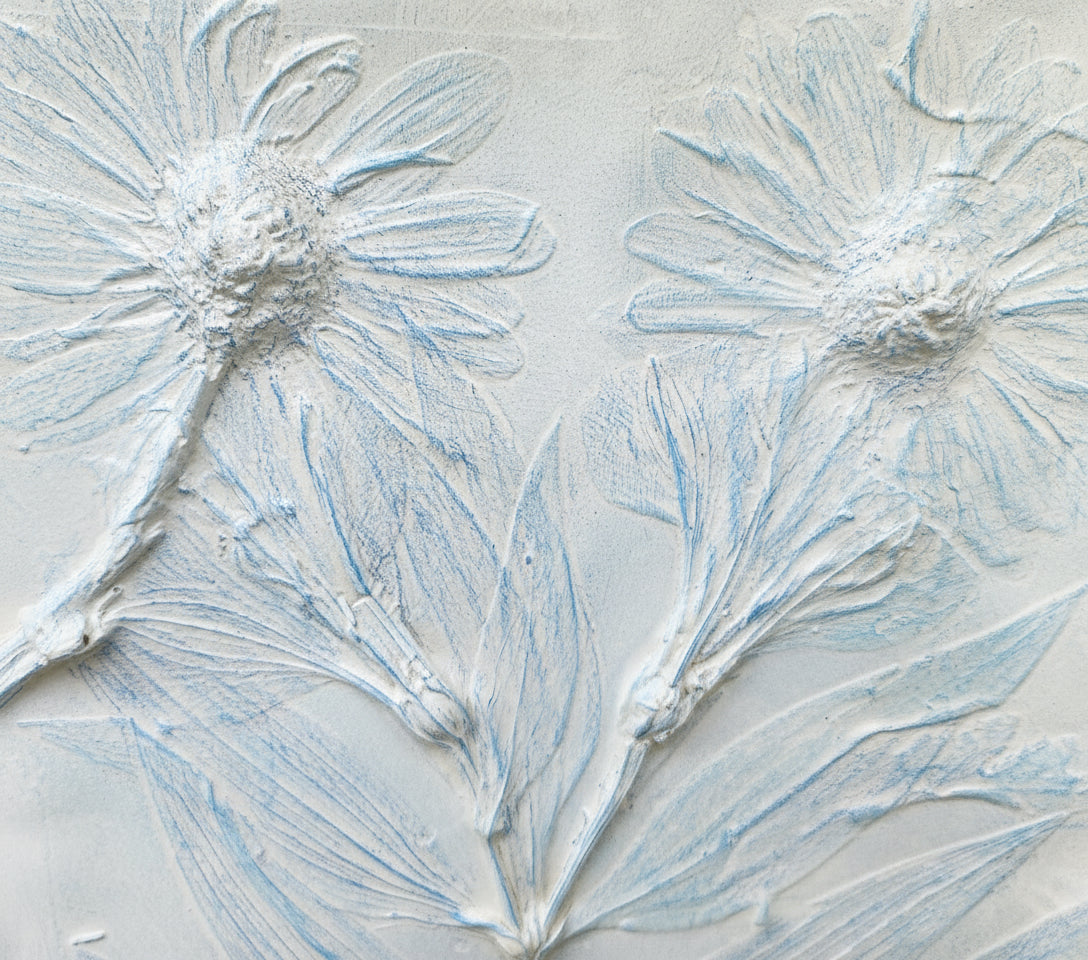 Bas-relief botanique en plâtre